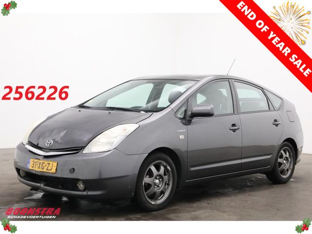 Toyota Prius 1.5 VVT-i Hybrid Navi klima Cruise PDC