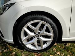 Fahrzeugabbildung Seat Ibiza 1.0 TSI+TEMPOMAT+SHZ+FULL LINK+PDC HINTEN