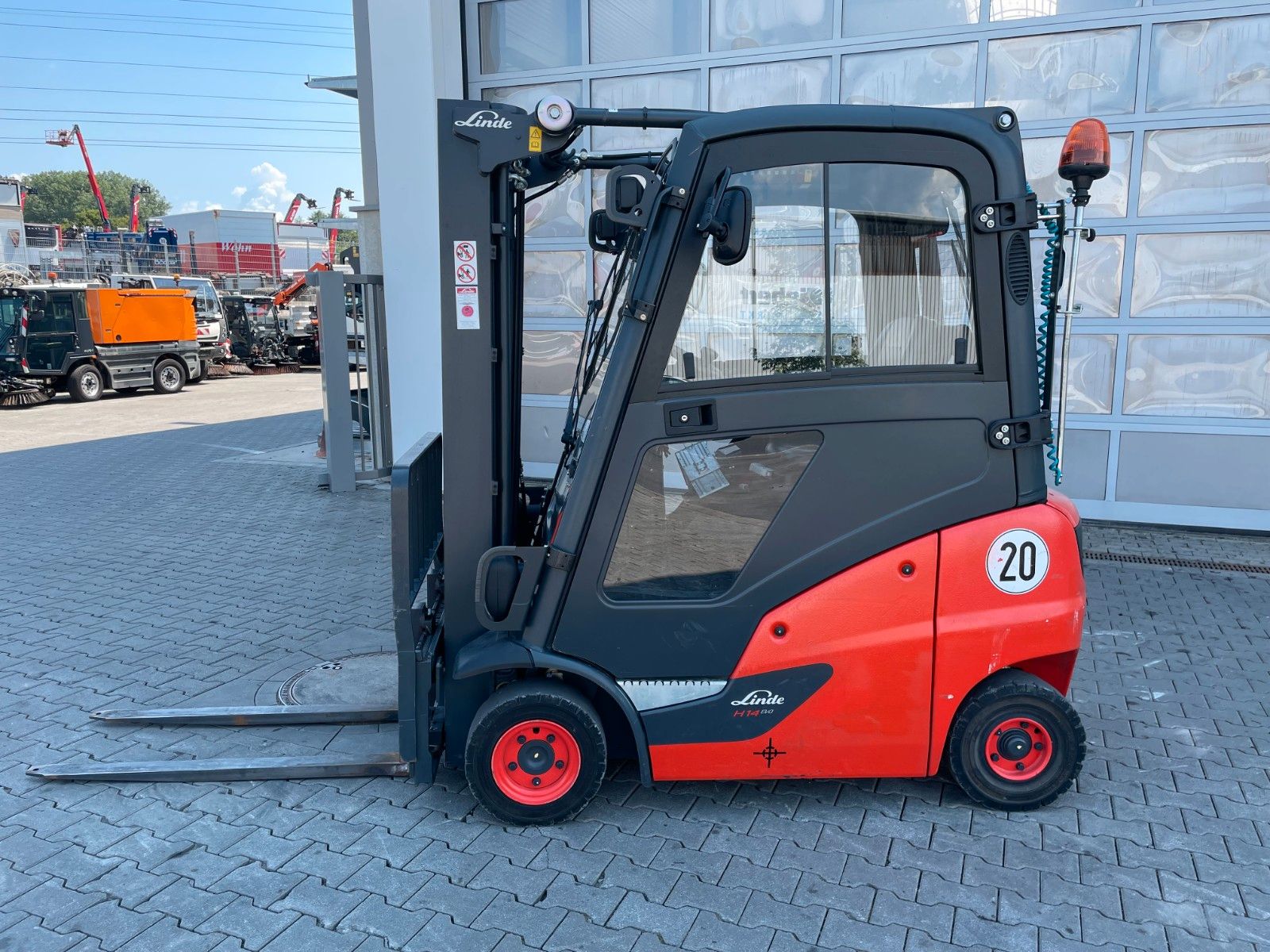 Fahrzeugabbildung Linde H14D-01 / HH 4,6m / 1.727h / Diesel / SS