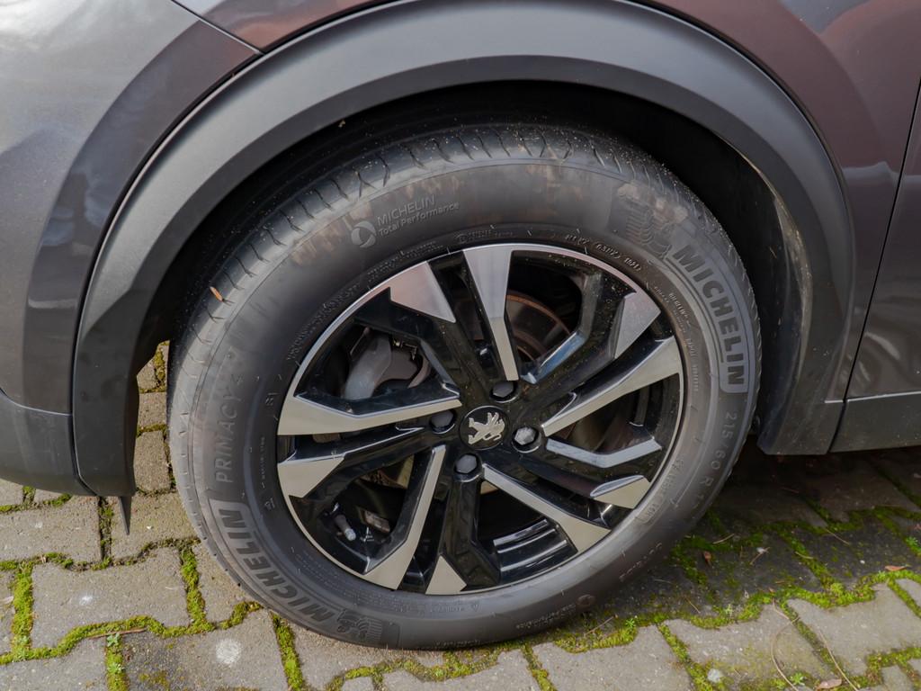 Peugeot 2008 1.2 Allure Pack PDC SHZ KAMERA NAVI LED
