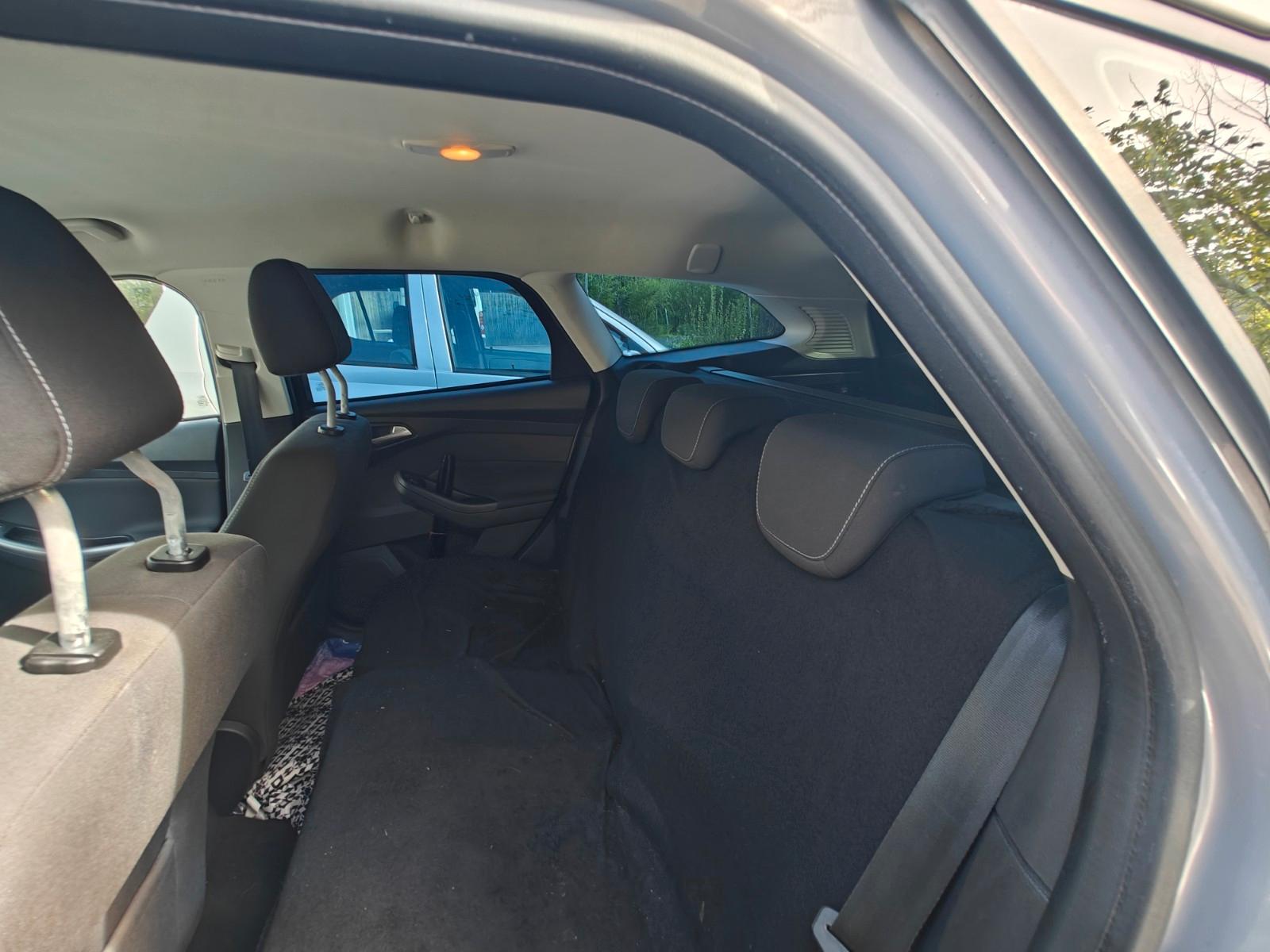 Ford Focus 2013 — photo 9