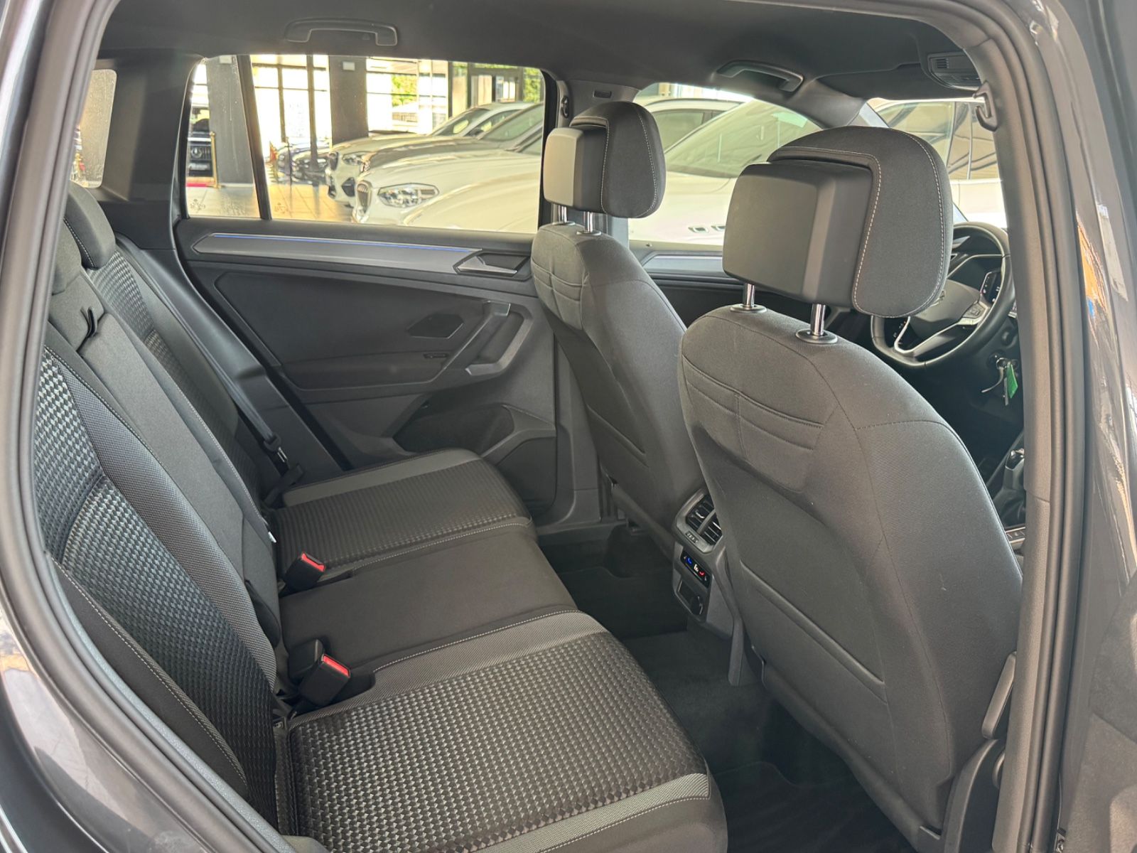 Fahrzeugabbildung Volkswagen Tiguan Active eHybrid/Navi/LED/AHK/HUD/360°Cam/