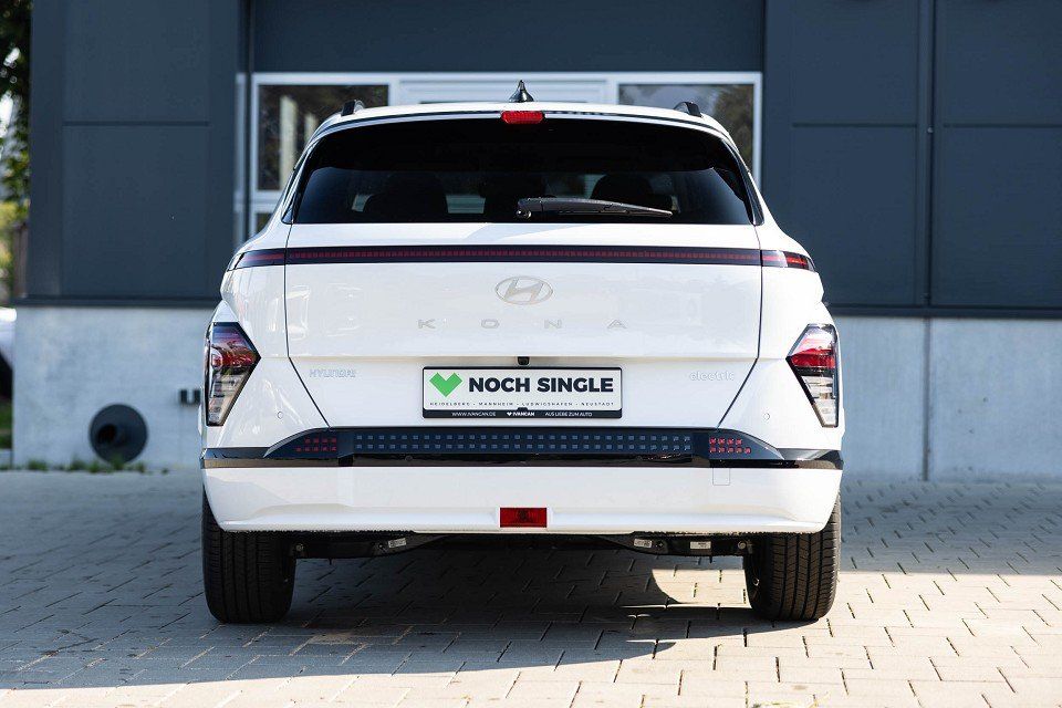 Fahrzeugabbildung Hyundai KONA Elektro 48,4kWh TREND Assi BOSE el. Heckkla