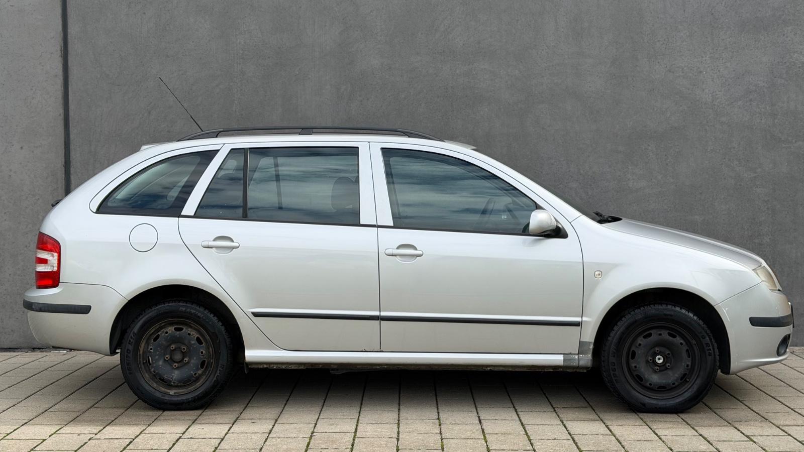 Skoda Fabia 2007 — rear view