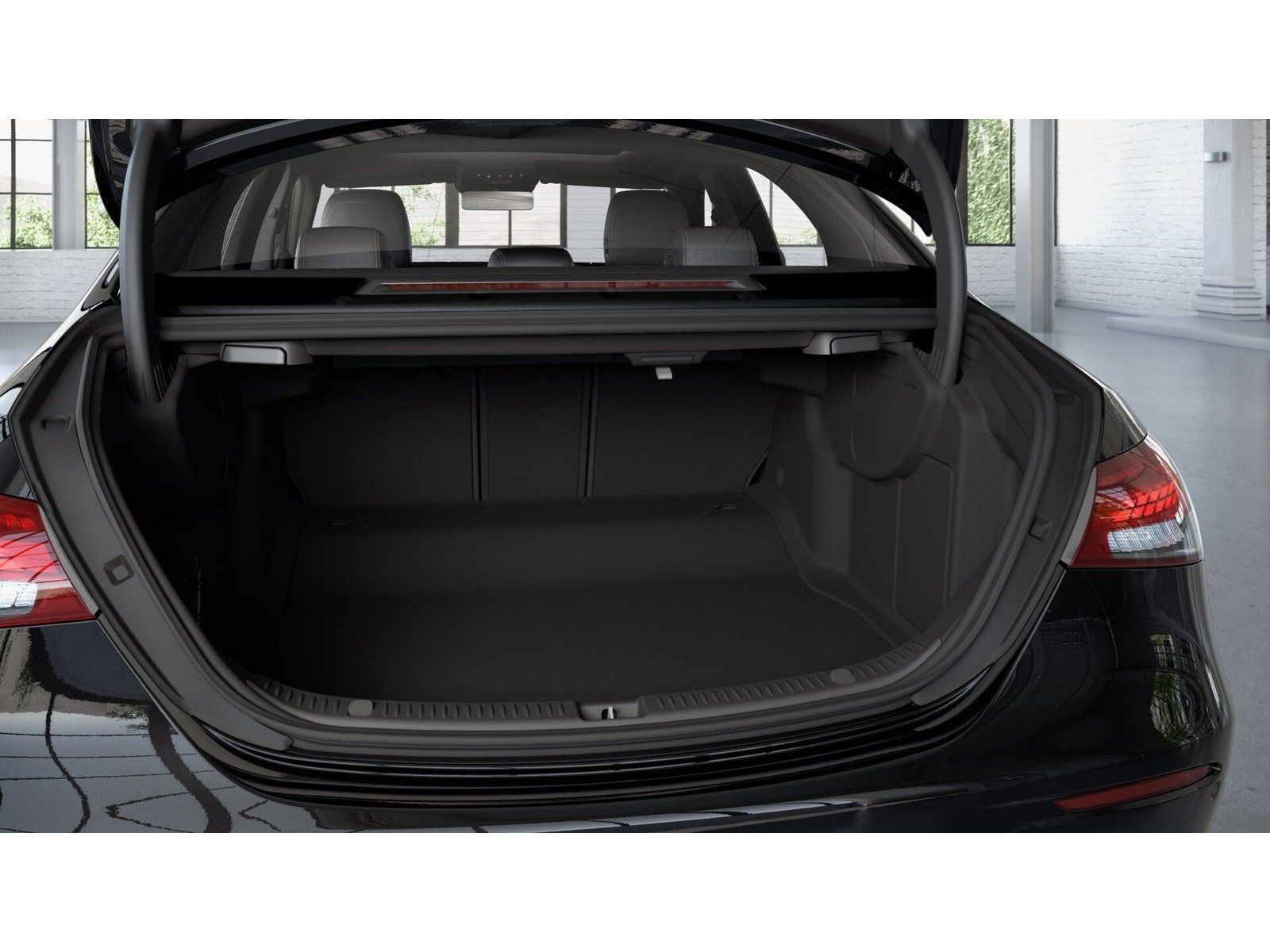 Fahrzeugabbildung Mercedes-Benz E400d 4M AMG Massage ABC KeyGo GSD 20"DISTRO AHK