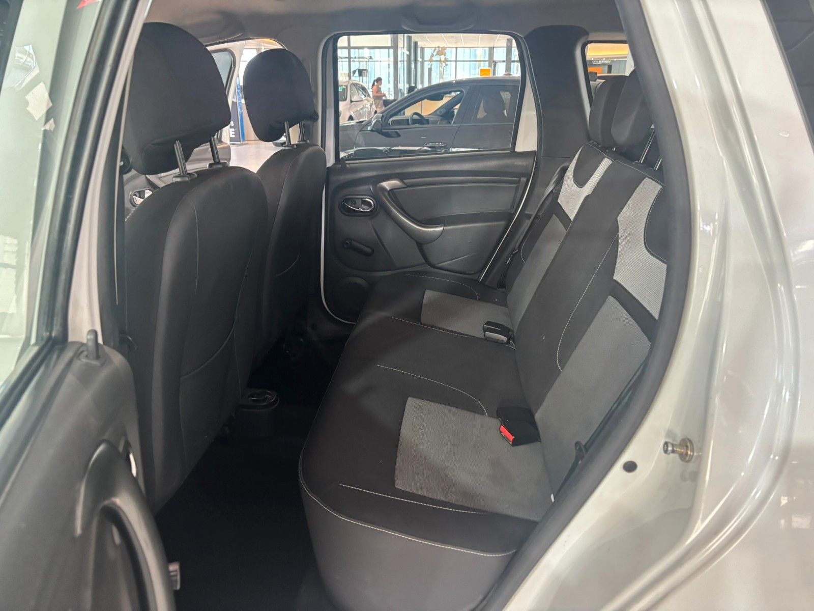 Fahrzeugabbildung Dacia Duster 1.2 92KW 2WD NAVI/ALLWETTER/5-GANG