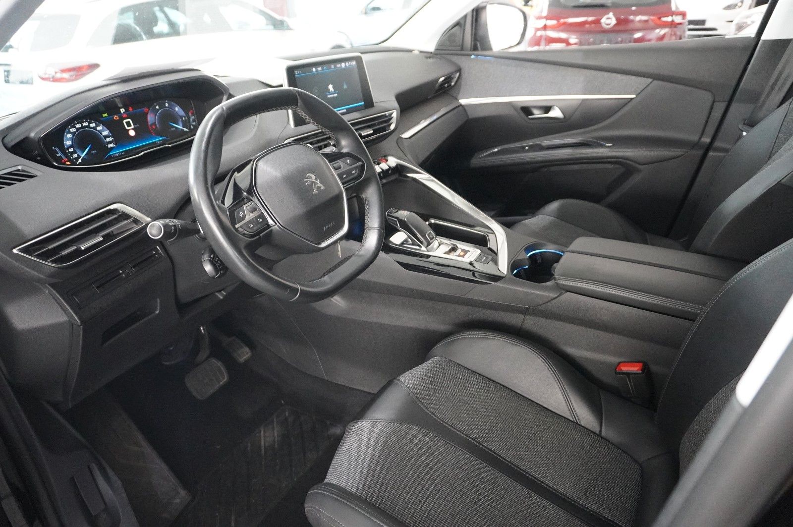 Fahrzeugabbildung Peugeot 5008 1.5D ALLURE NAVI/LED/KAMERA/VIRT/SH/DAB/AHK