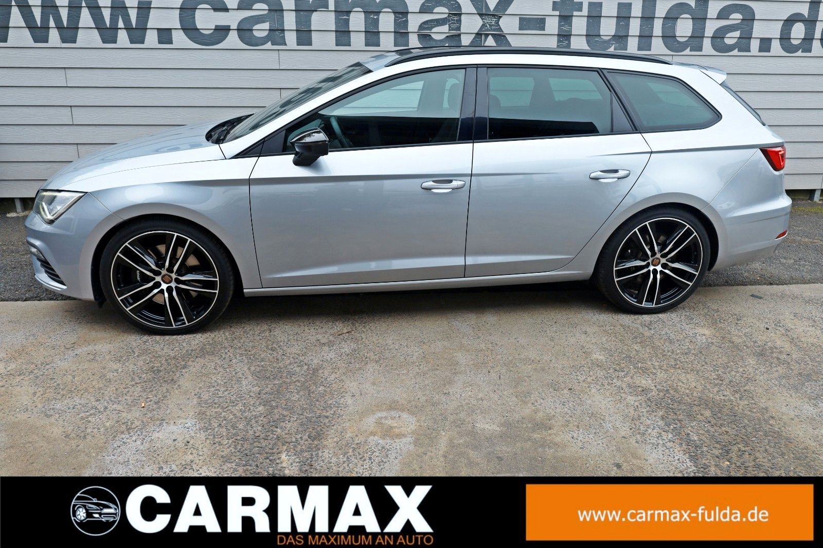 Fahrzeugabbildung SEAT Leon ST Cupra 300 4Dr.,T.Leder,Navi,Kamera,Panor
