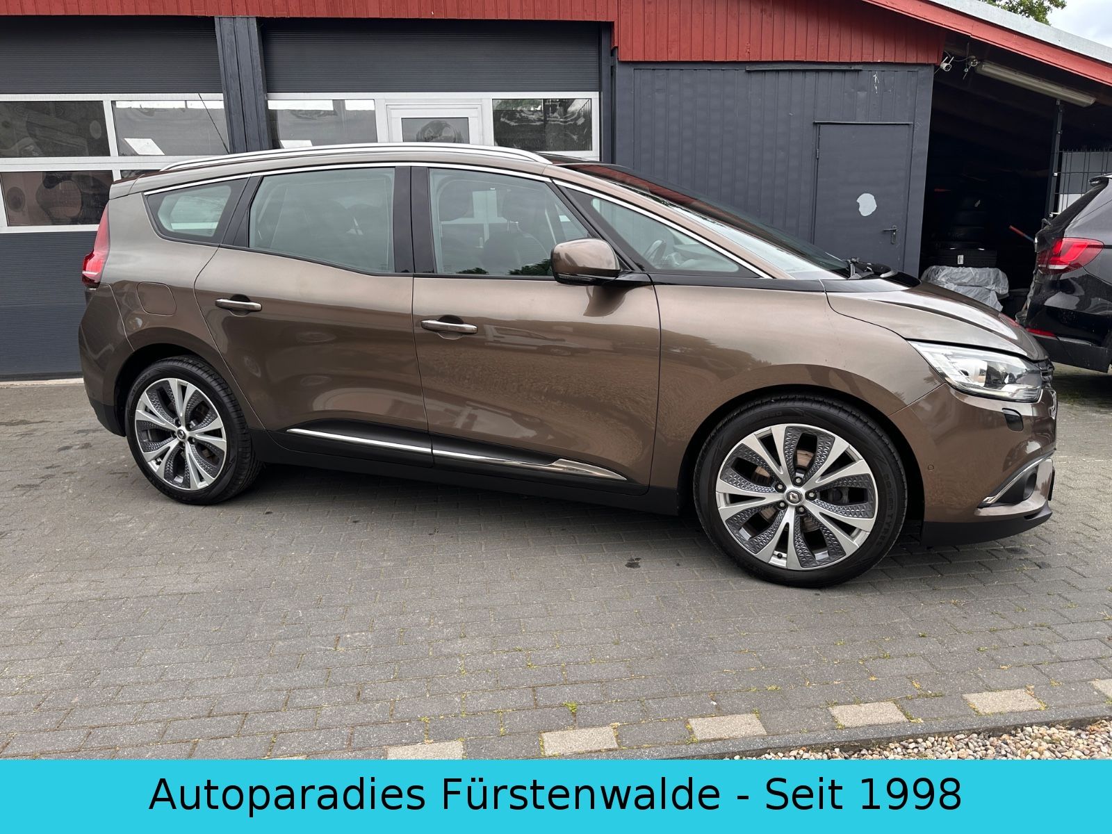 RENAULT Scenic