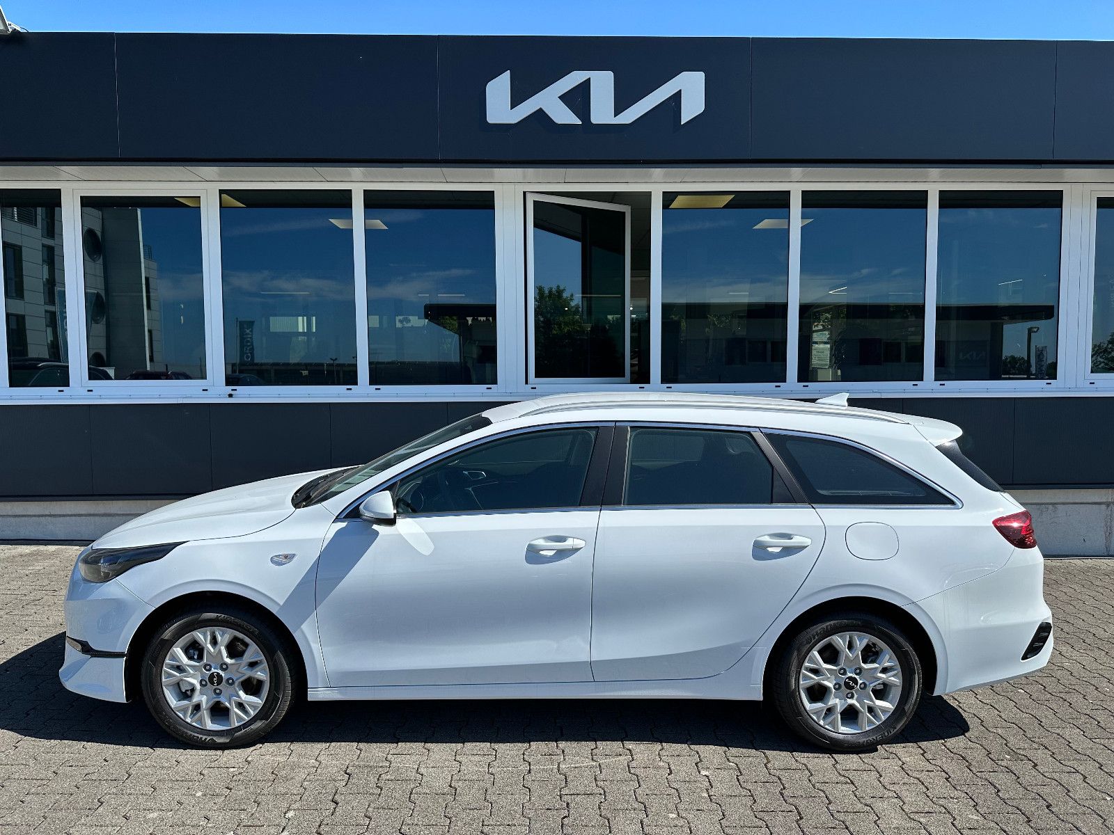 Fahrzeugabbildung Kia Ceed Sportswagon 1.5T 140PS DCT7 VISION KOMF+