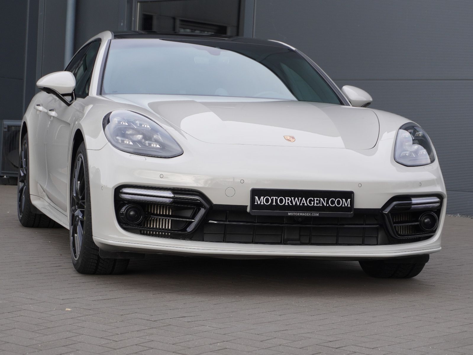Fahrzeugabbildung Porsche Panamera Sport Turismo 4 E-Hybrid