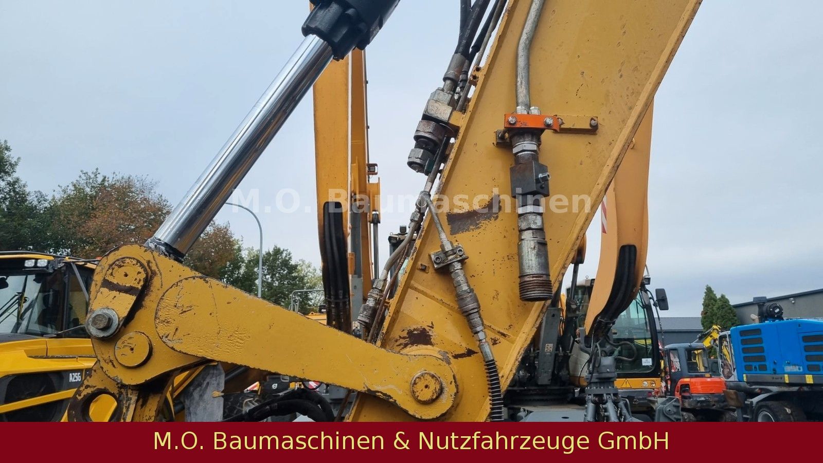 Fahrzeugabbildung CAT M 318 D  / SW /Hammerline / VSA / AC /