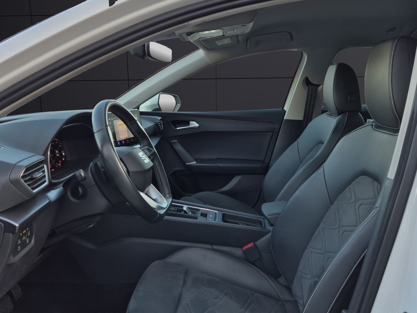 Fahrzeugabbildung SEAT Leon ST TDI Style DSG LED Navi AID ACC RFK beats