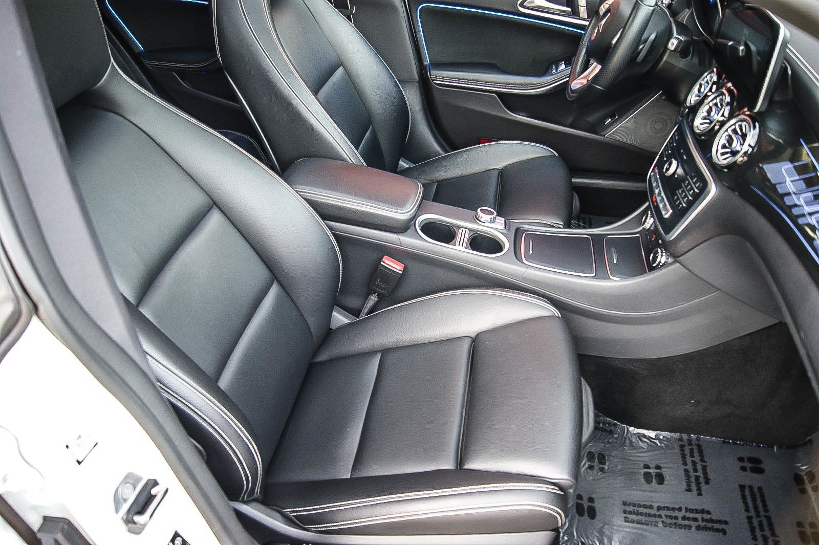 Fahrzeugabbildung Mercedes-Benz CLA 180 7G-DCT Urban Style Edition AMG PANORAMA