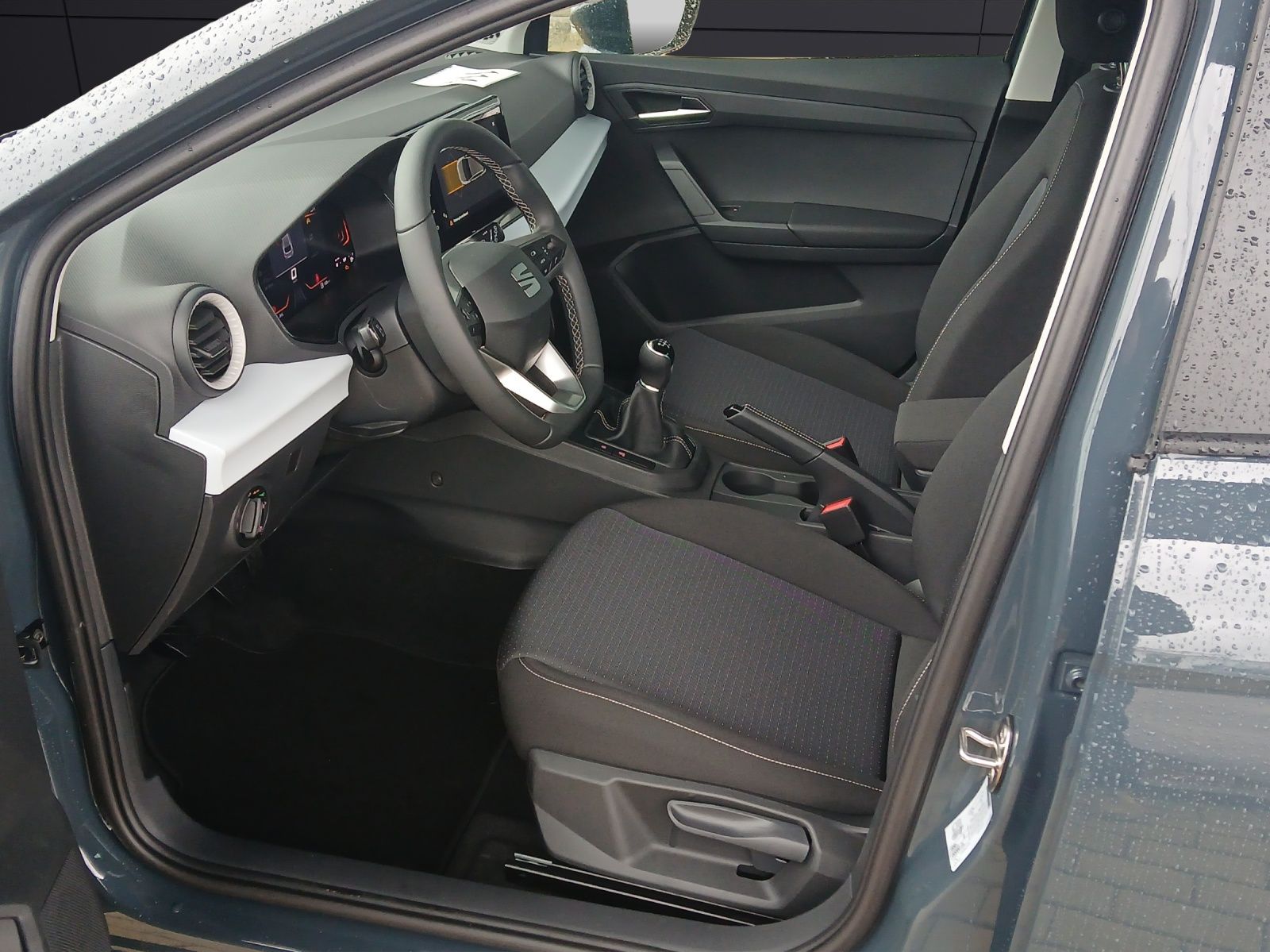 Fahrzeugabbildung SEAT Ibiza TSI Road-Edition LED Navi VC ACC  RFK SH L