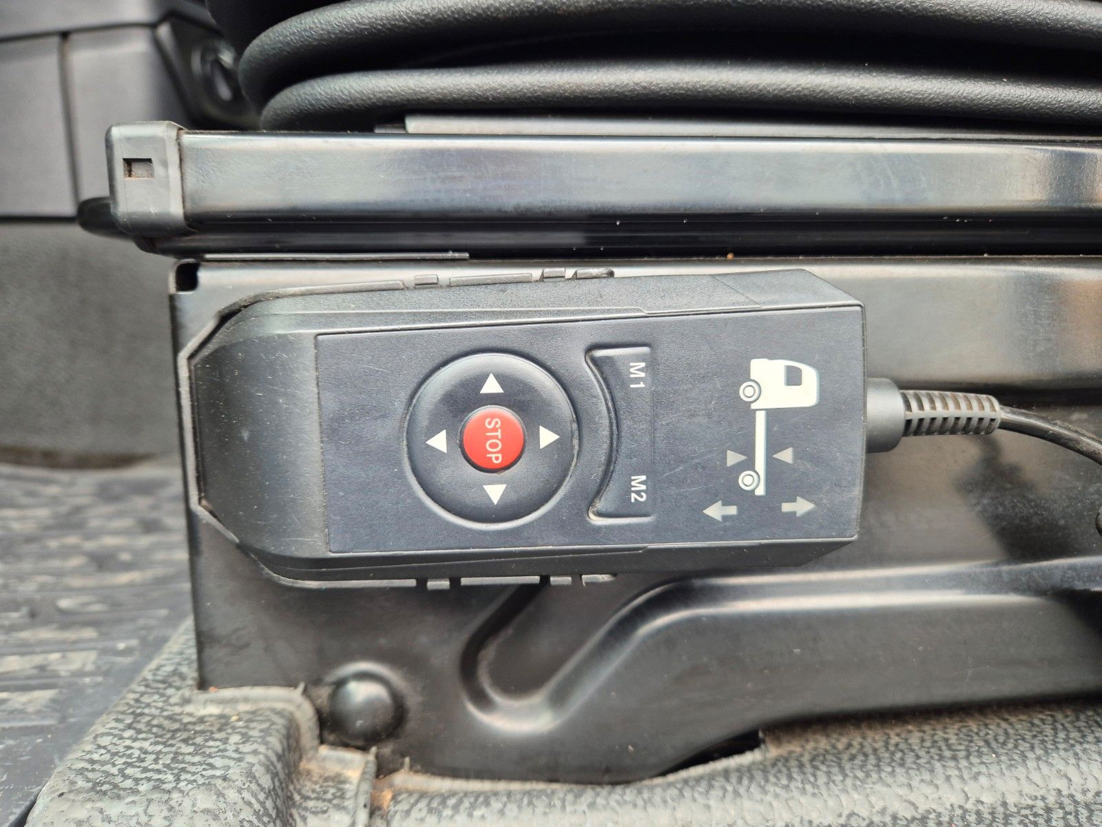 Fahrzeugabbildung Mercedes-Benz Actros 2653 LS 6x4 Retarder 120.000kg