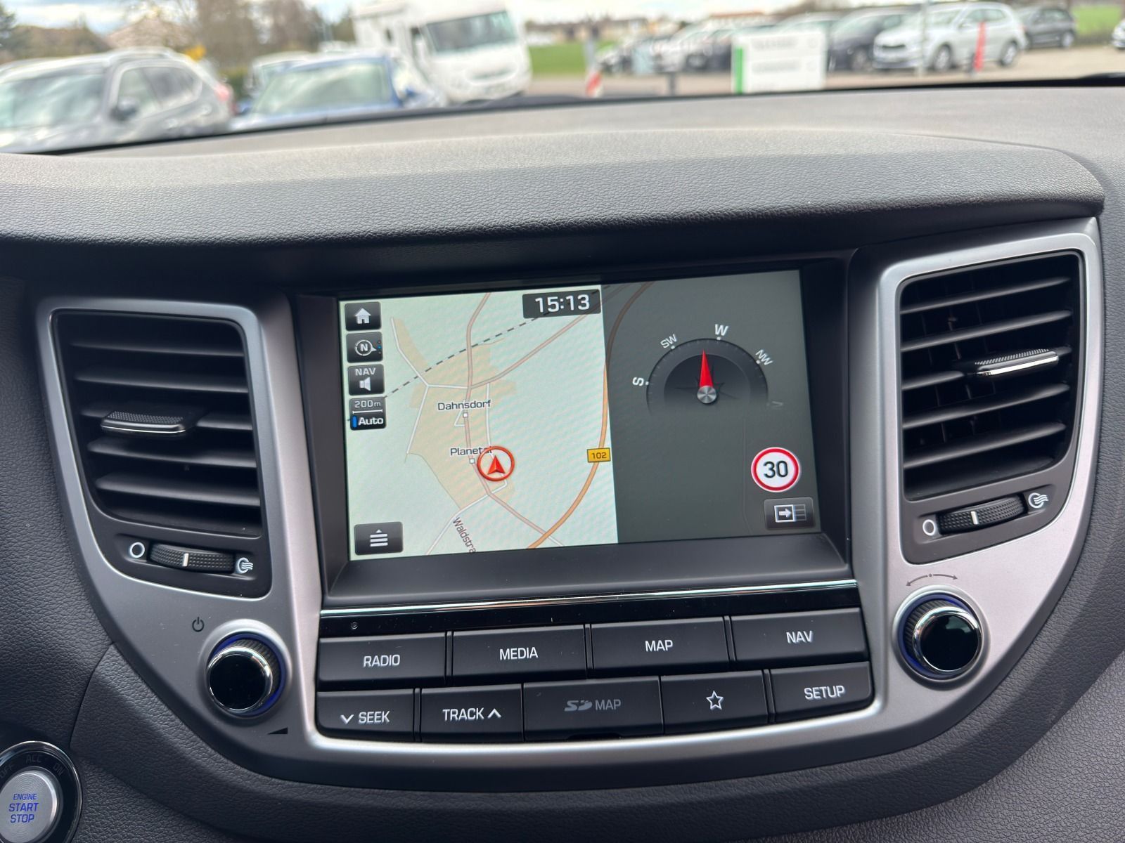 Fahrzeugabbildung Hyundai Tucson 2.0 CRDi 4WD Automatik*RFK*AHK*eHeck*NAVI