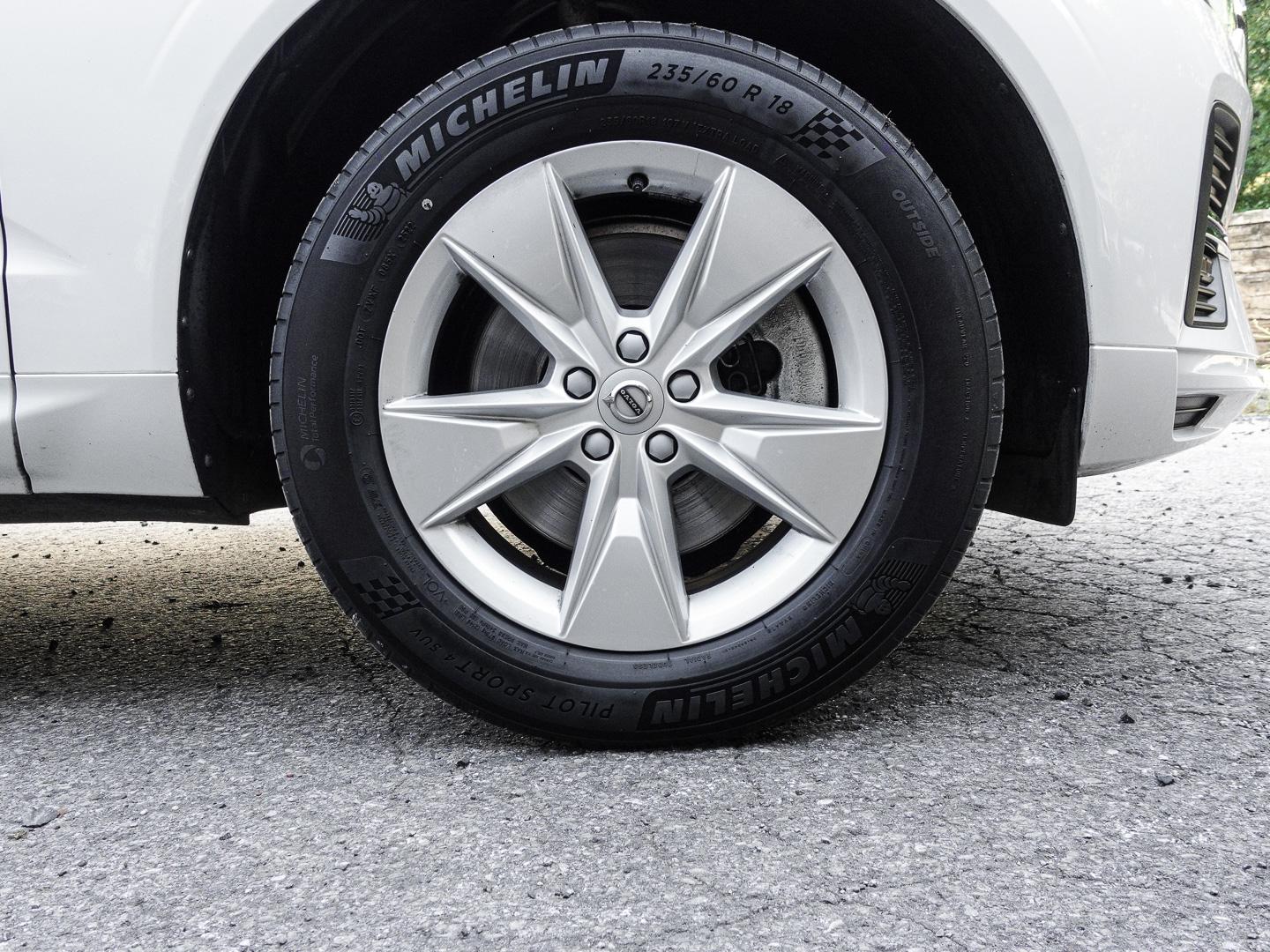 Volvo XC60 Core 2WD B4 Benzin EU6d Digitales Cockpit M