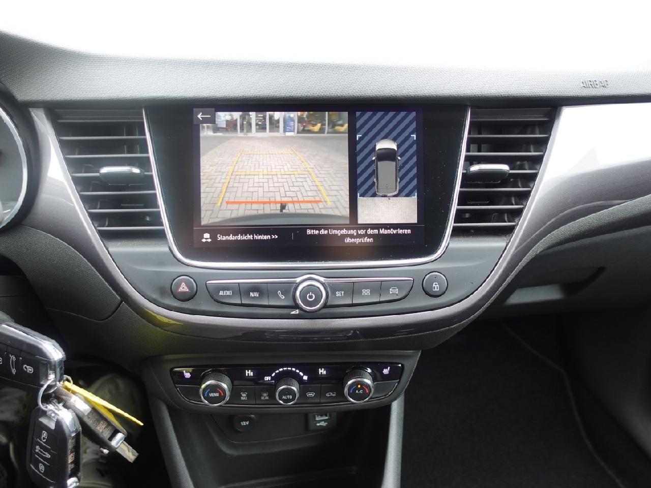 Fahrzeugabbildung Opel Crossland 1,2 Innovation