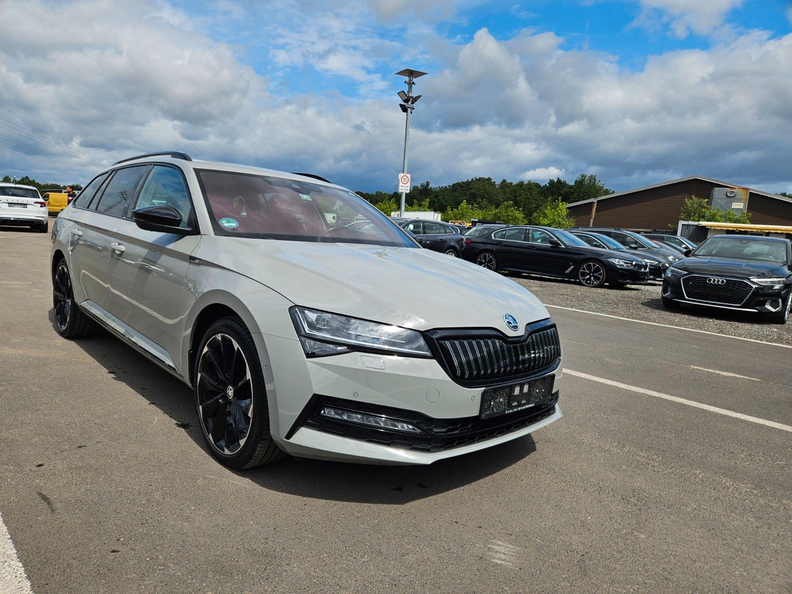 Skoda Superb Combi Sportline iV imagem 2