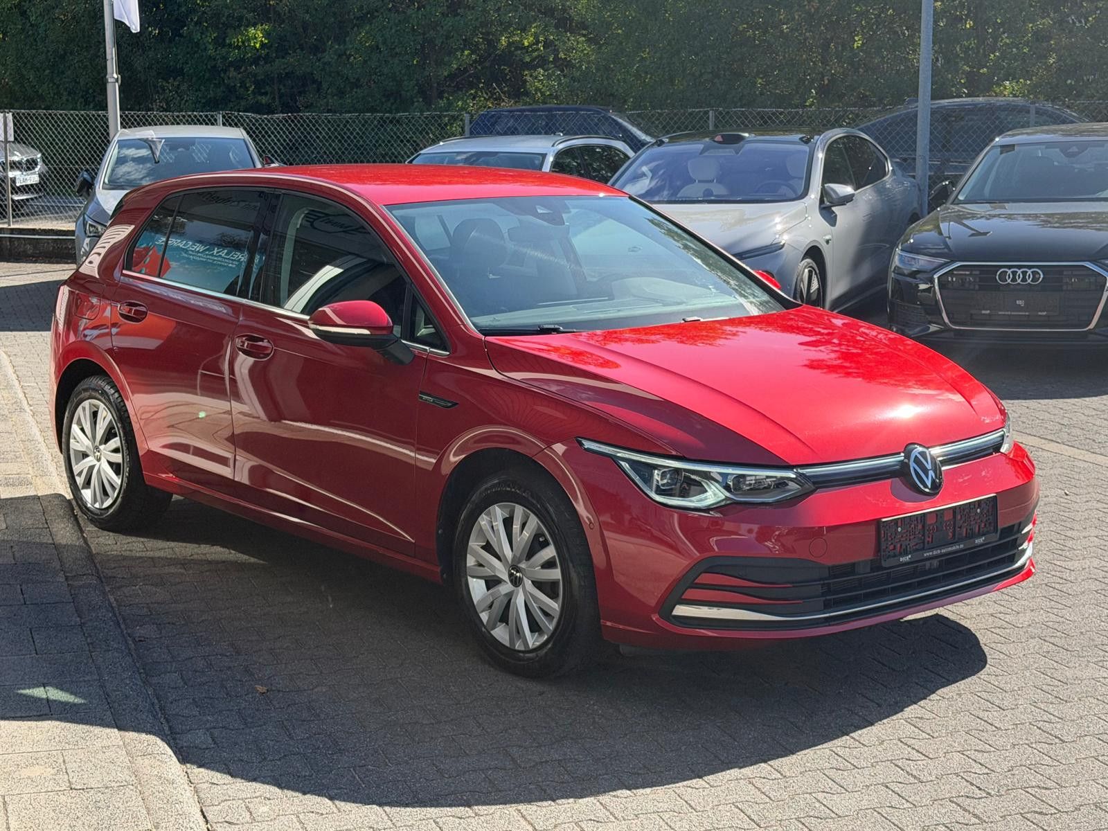 Fahrzeugabbildung Volkswagen Golf 1,5 eTSI Style >VIRTU+MEMO+LED+MASS+SHZ+ACC