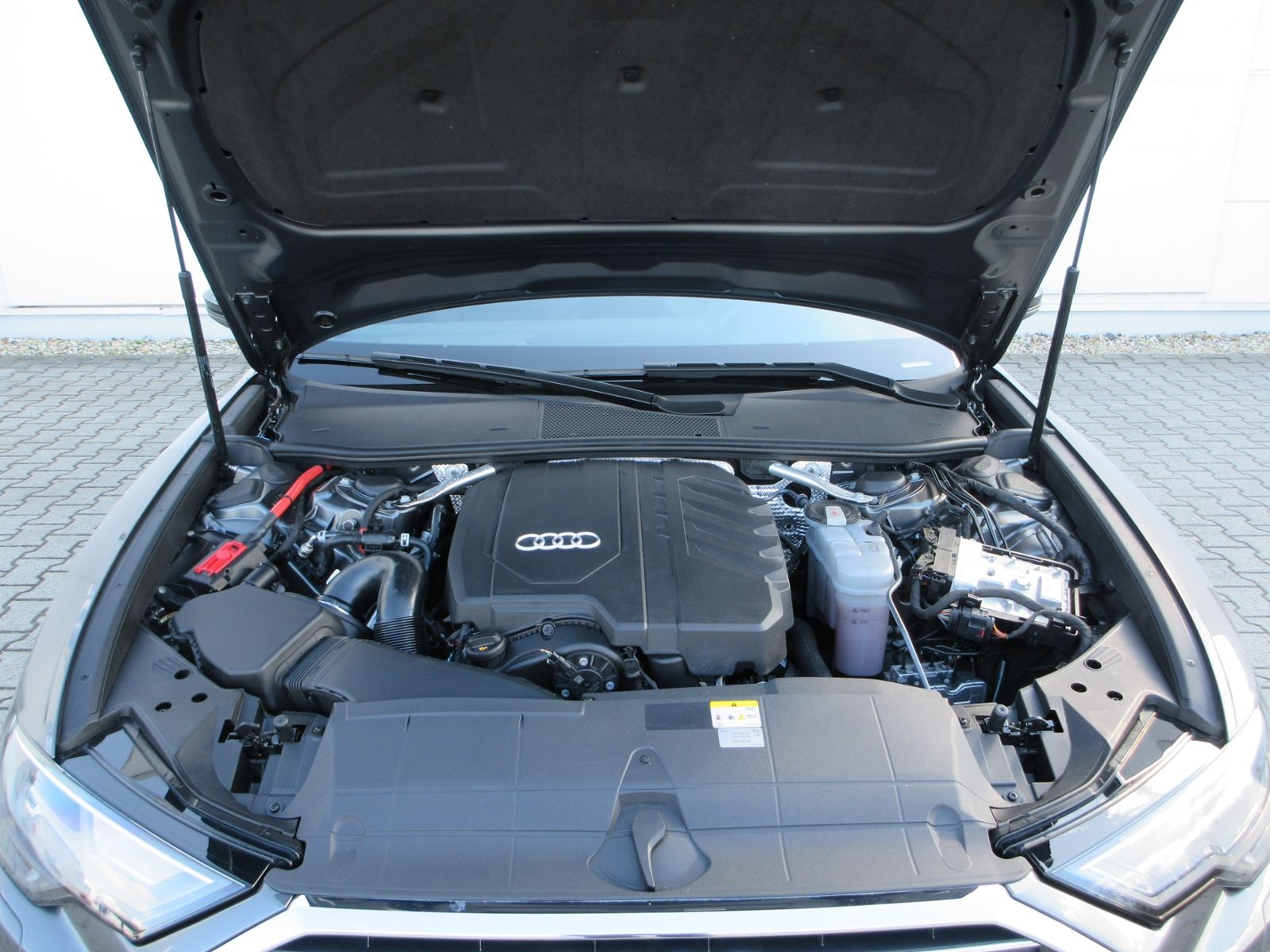 A6 Avant Sport 45 TFSI 265 PS qu. S-tr. S-LINE E
