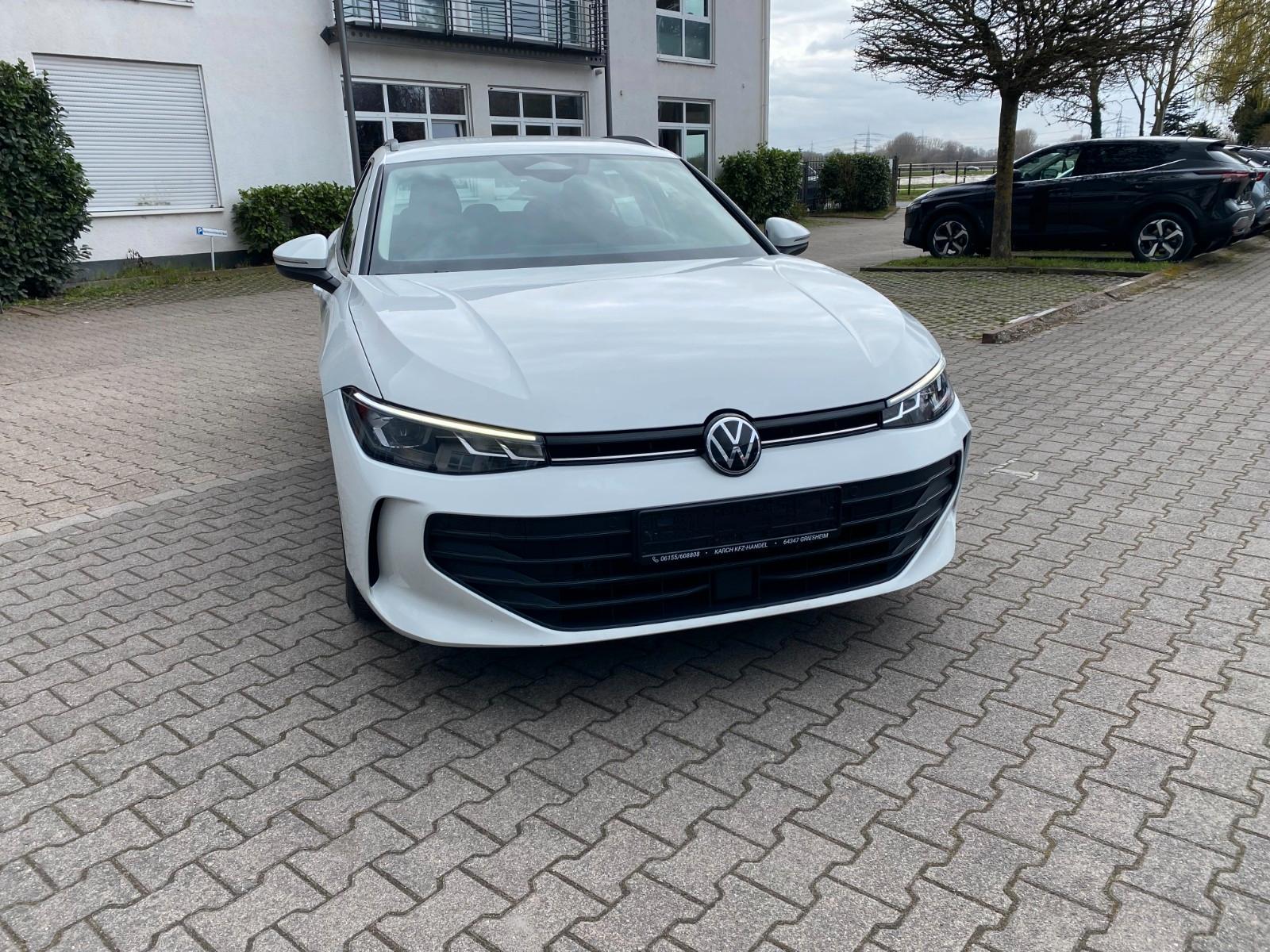 Volkswagen Passat Variant 1.5 eTSI 110 kW  Kamera  Neus Mod