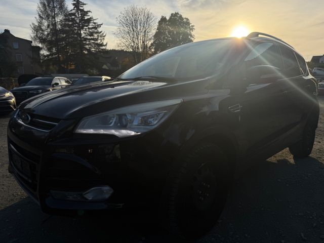 Ford Kuga Titanium TÜV BIS:12-25/4X4/2 HAND