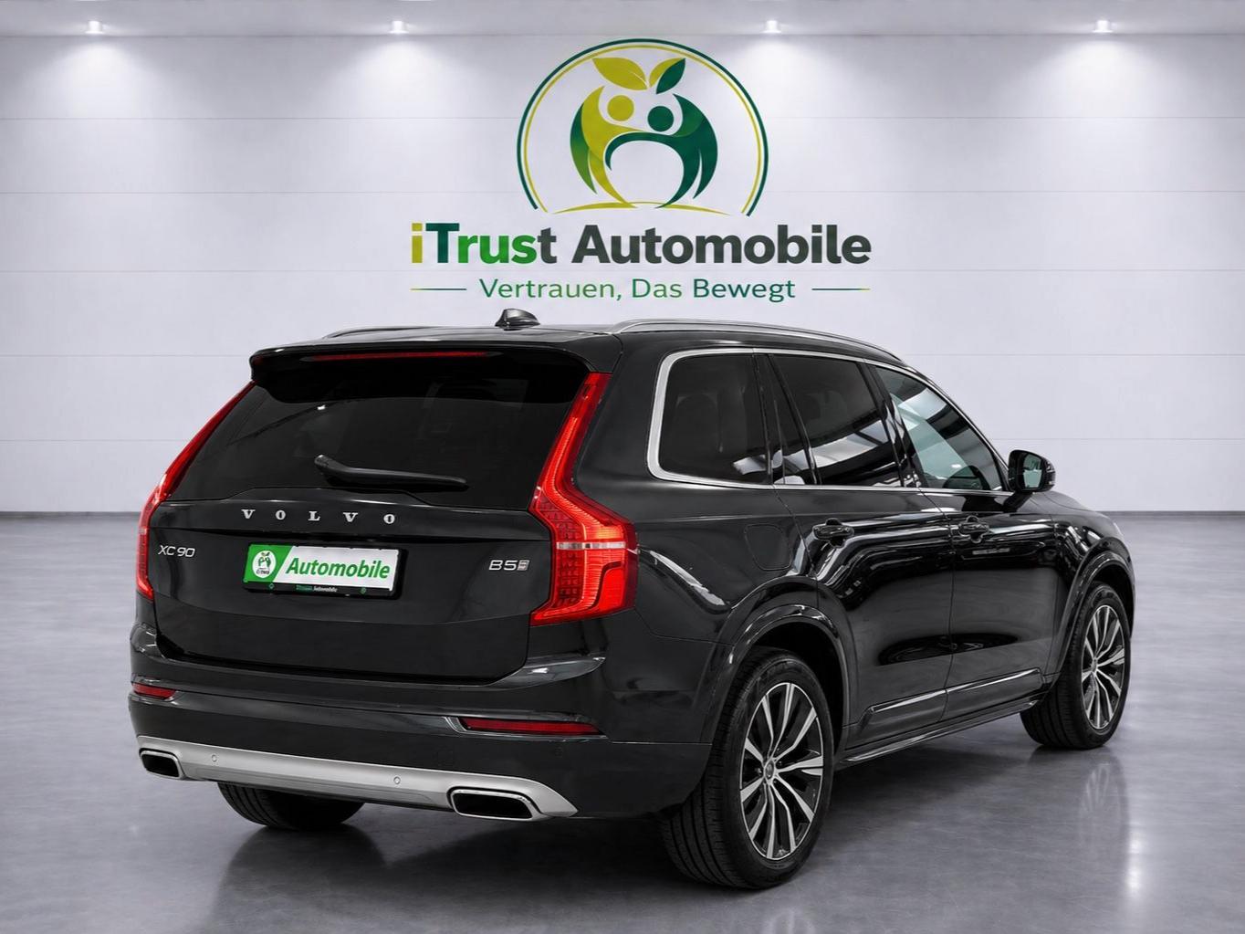Volvo XC90 Momentum Pro AWD CAM 7-STZ PANO ACC HARMAN/
