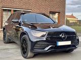 Mercedes-Benz GLC 300 d 4MATIC AMG/Line/Navi/Led/Night/Shz - Hybrid (Diesel/Elektro): Geländewagen