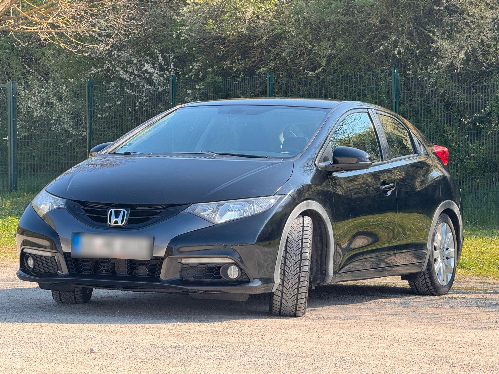 Honda Civic 2012 — interior