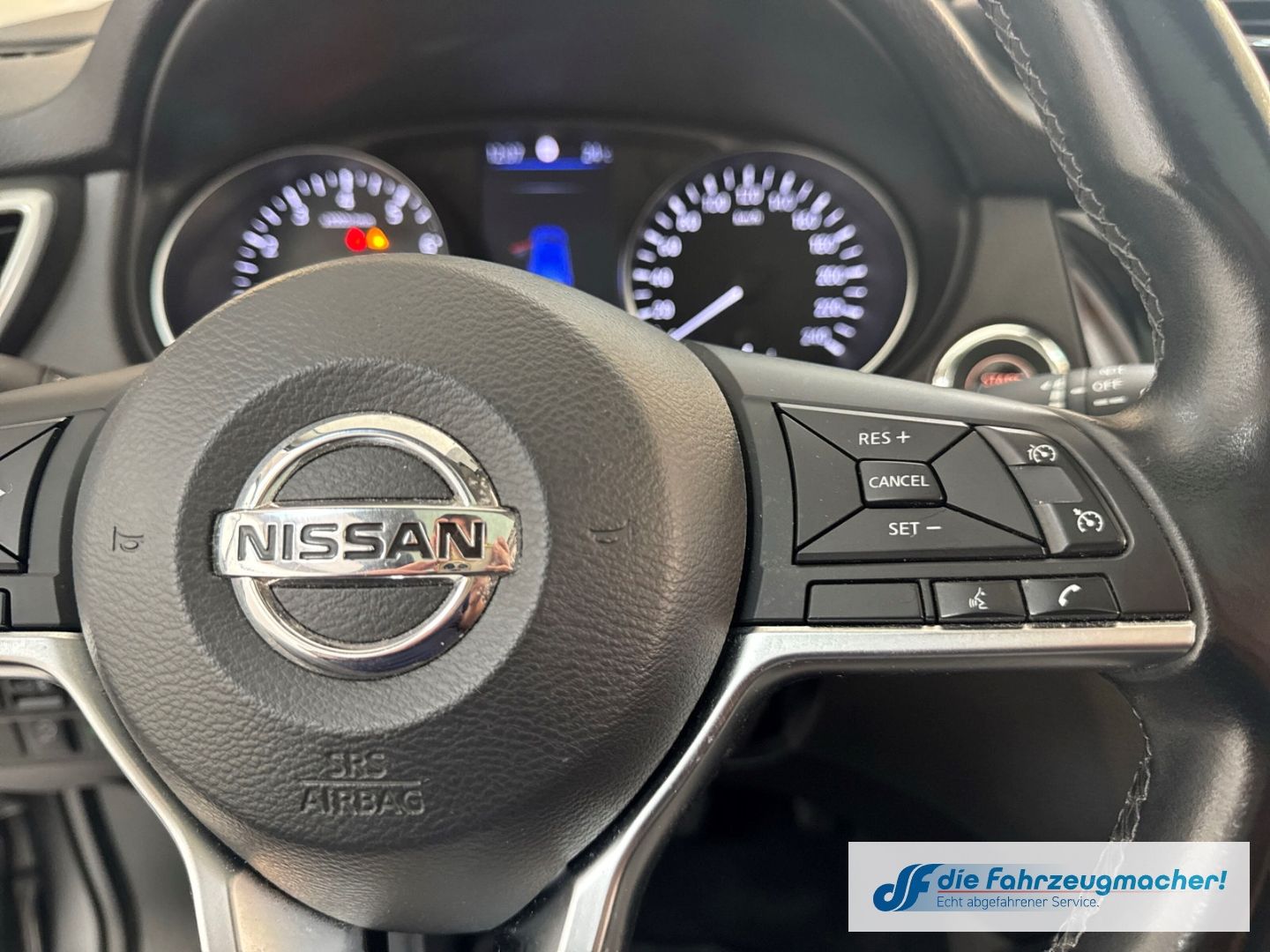 Fahrzeugabbildung Nissan Qashqai Zama Panorama Navi 360 Kamera Mehrzonenk