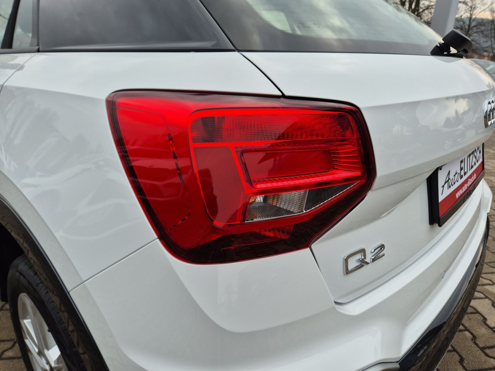 Fahrzeugabbildung Audi Q2 35 TFSI advanced S tronic LED