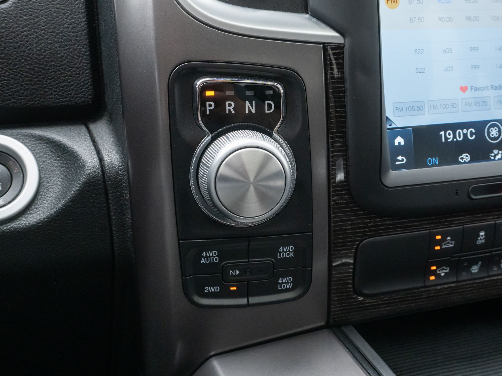 Fahrzeugabbildung Dodge RAM 1500 LIMITED Kamera Navi Belüftung Leder 20"