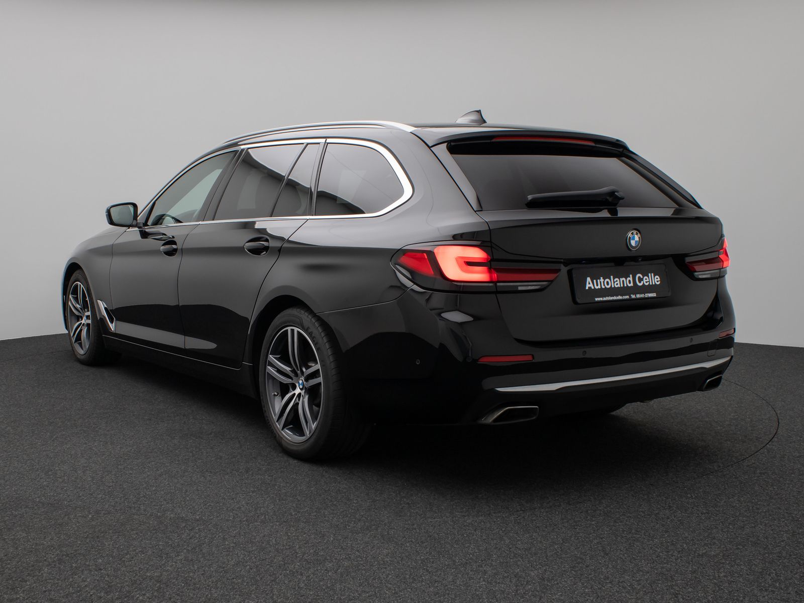 Fahrzeugabbildung BMW 530d xD  Luxury Line Kamera DAB H/K Lenkrhzg AHK