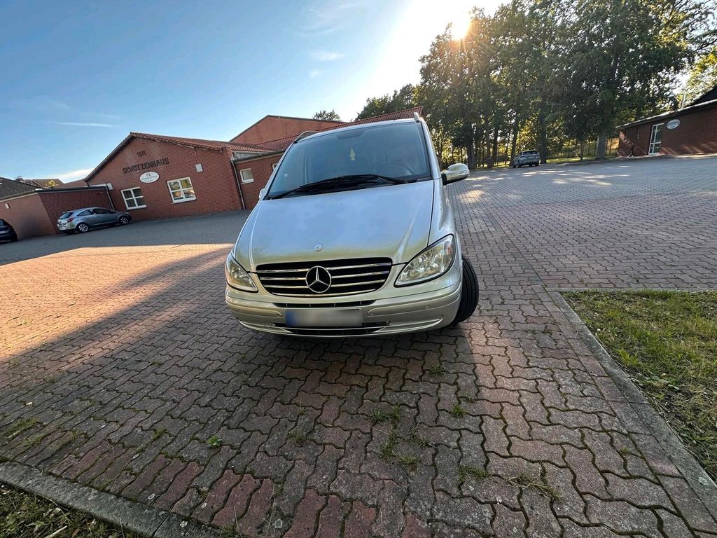 Image of Mercedes-Benz Viano