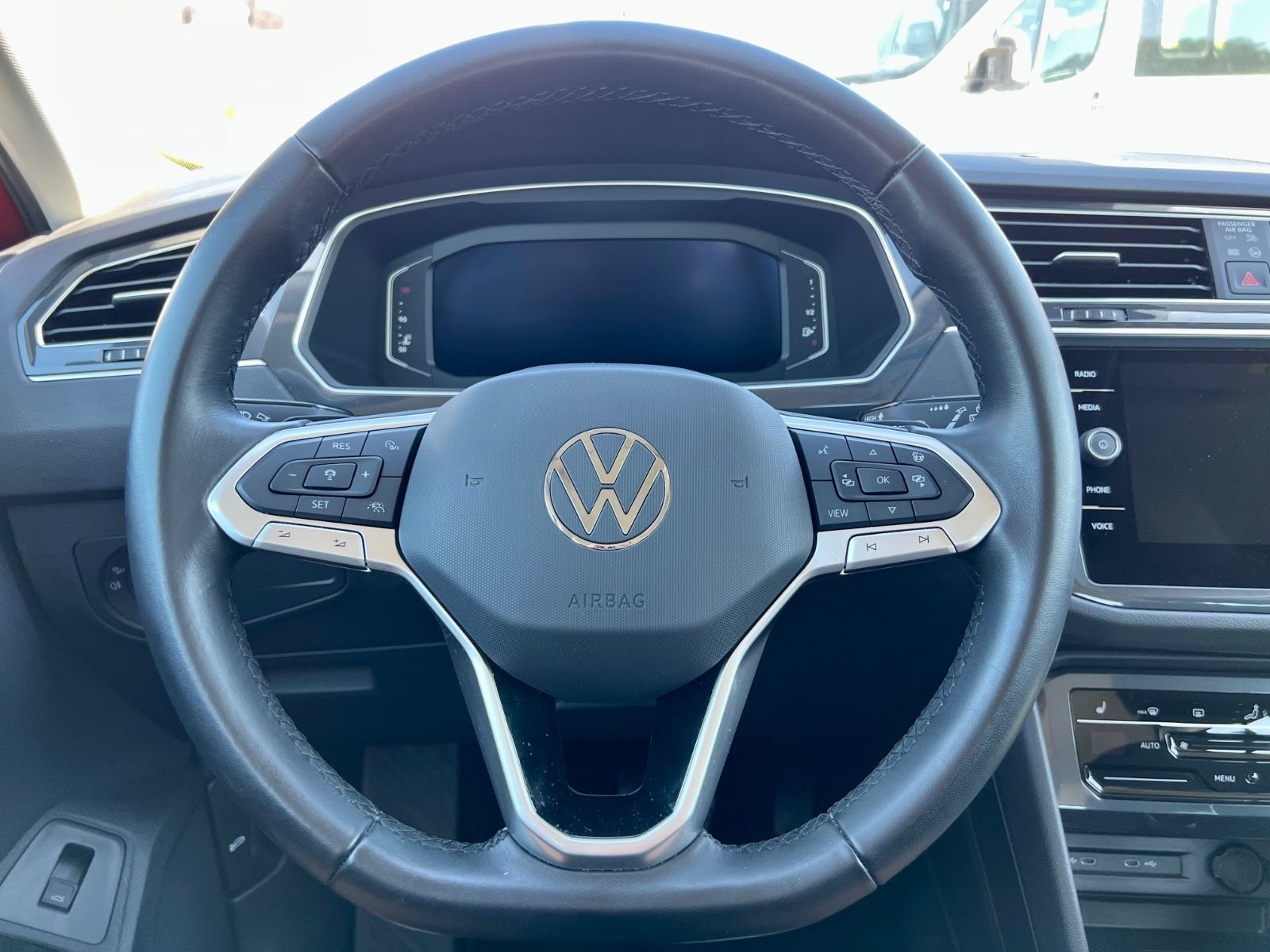 VW Tiguan 2.0 TDI Elegance 4Motion NAVI CAM SHZ
