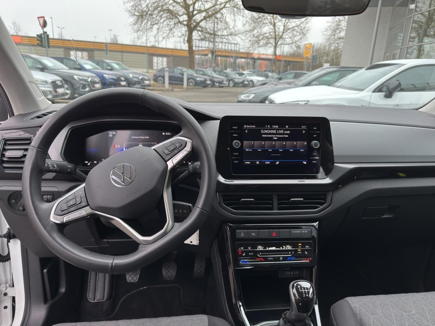 Fahrzeugabbildung Volkswagen T-Cross Life 1.0 TSI,NAVI,Climatronic,SH,ACC,Tel