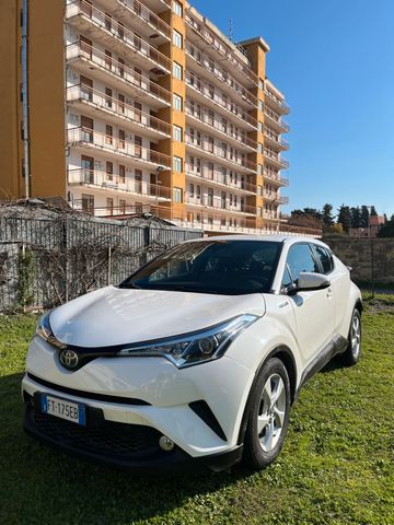 Toyota C-HR 1.8 Hybrid E-CVT Lounge