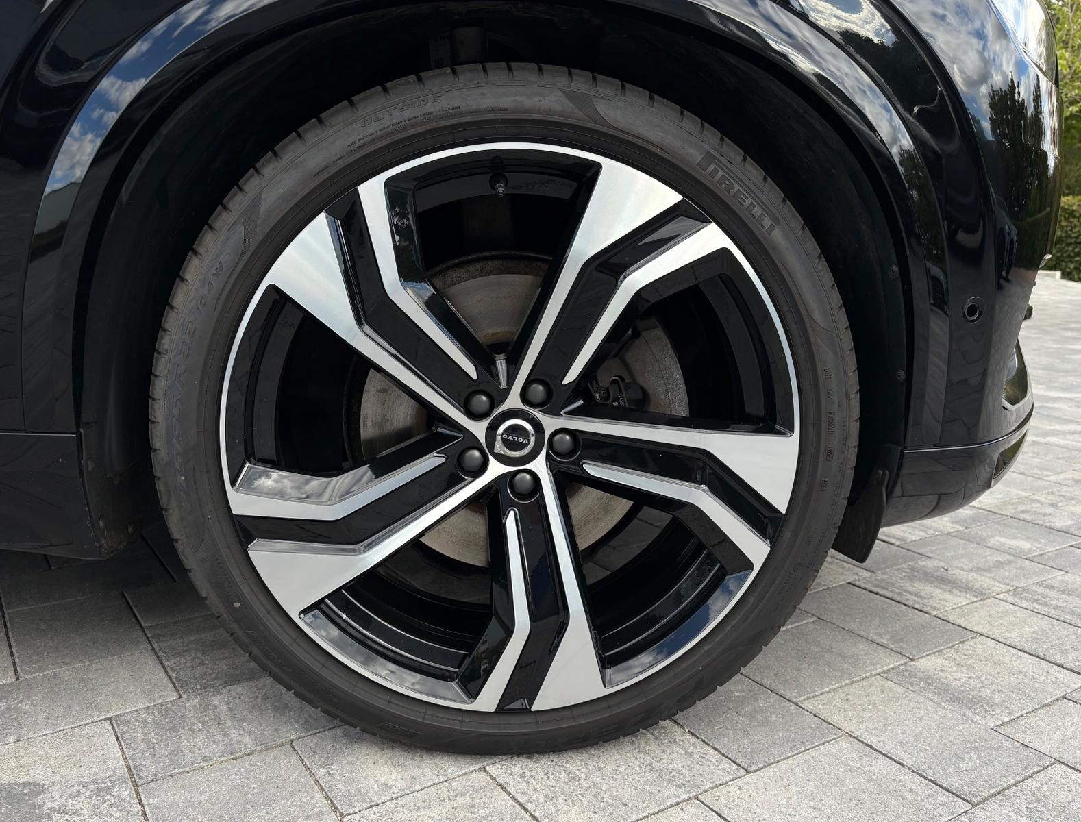 Volvo XC90 B5 ULTIMATE BRIGHT AWD -LUFT-AHK-7SITZER-