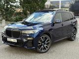 BMW X7 Baureihe X7 xDrive 40 d M Sport// PANORAMA// - blaue BMW X7