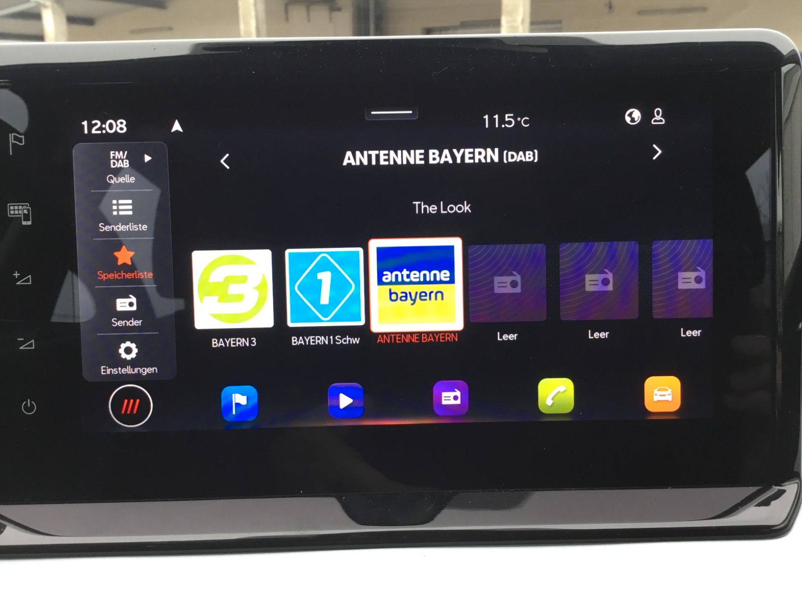 Fahrzeugabbildung SEAT Arona Style 1.0 TSI DSG+AHK+LED+Navi+Kamera