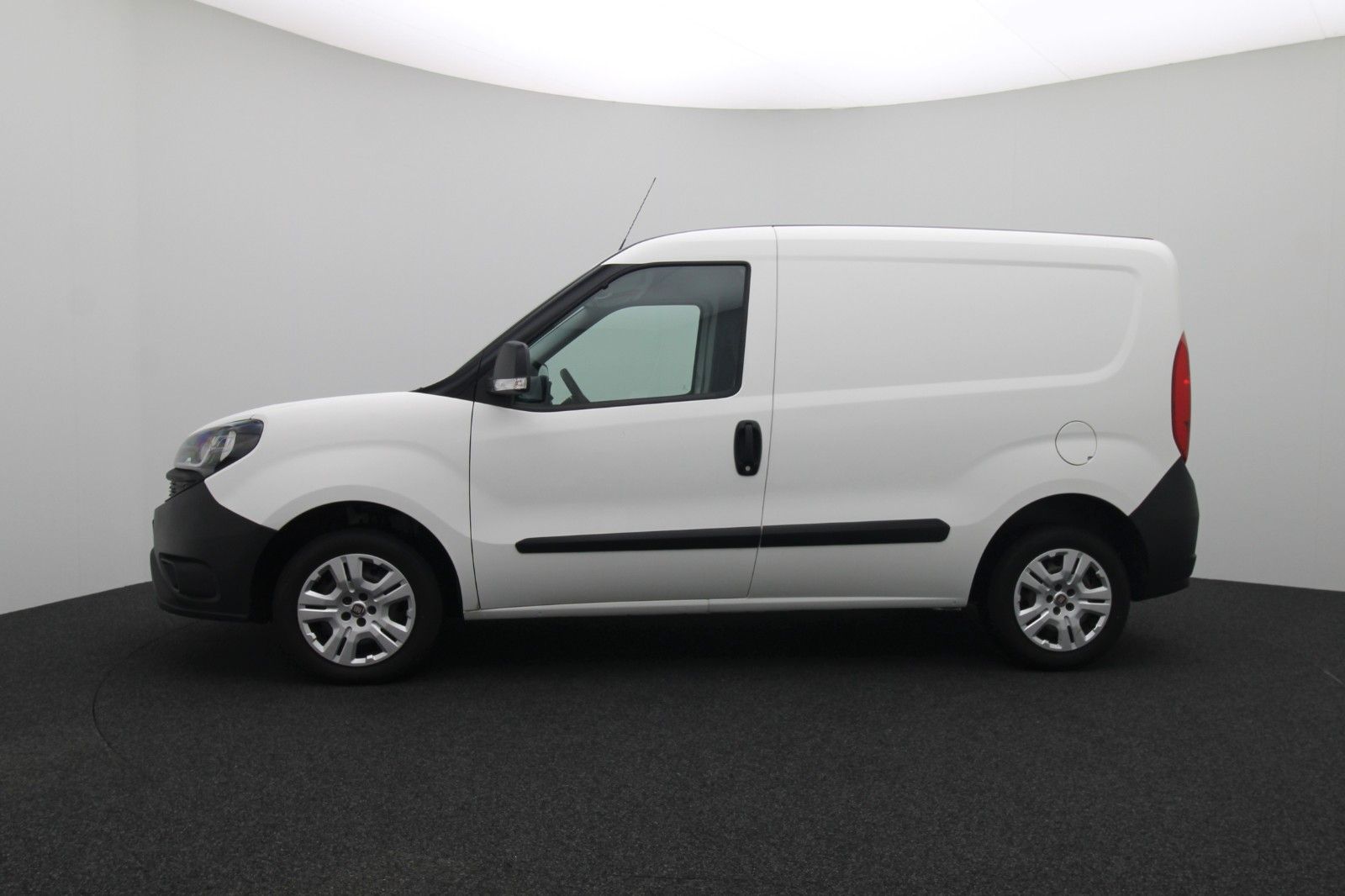 Fahrzeugabbildung Fiat Doblò 1.3 Basis Kasten