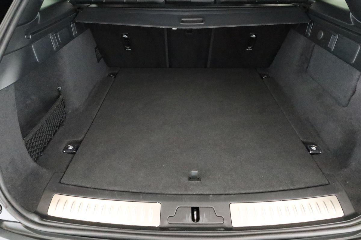 Land Rover Range Rover Velar P400 AWD R-Dynamic SE BLACK 22