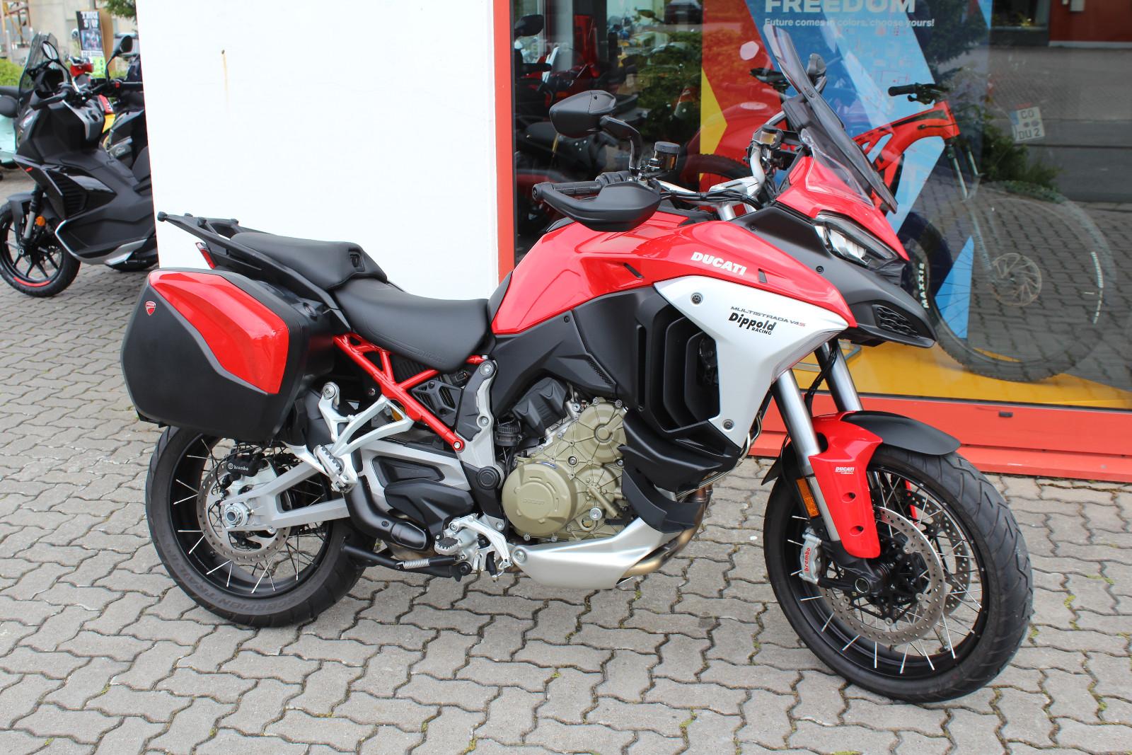 Ducati Multistrada V4 S Travel & Radar mit Speiche