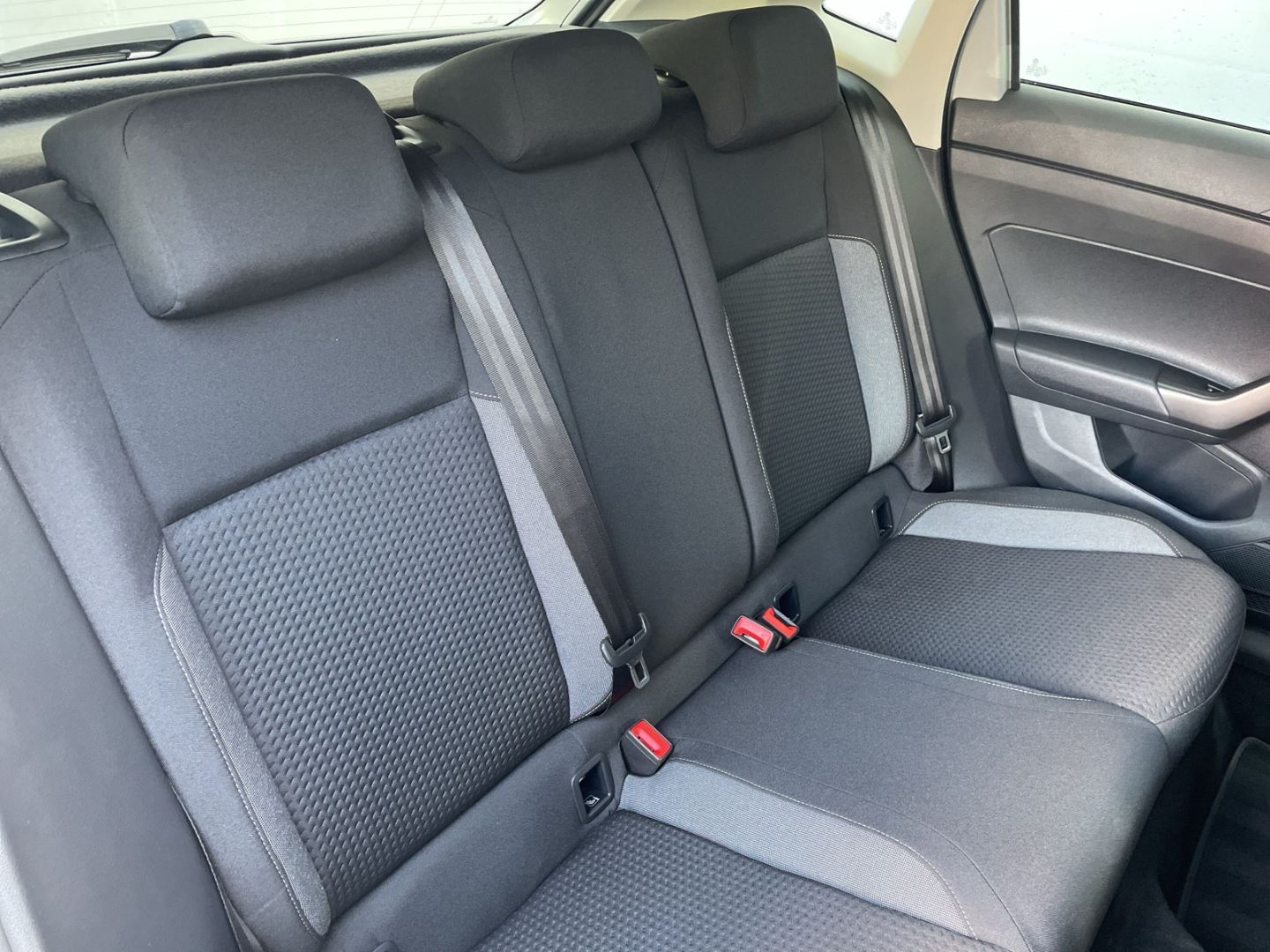 Polo 1.0 TSI DSG Active Kamera/Keyless/Navi/LED/