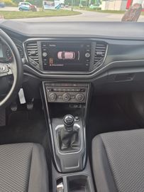 Volkswagen T-Roc - 11