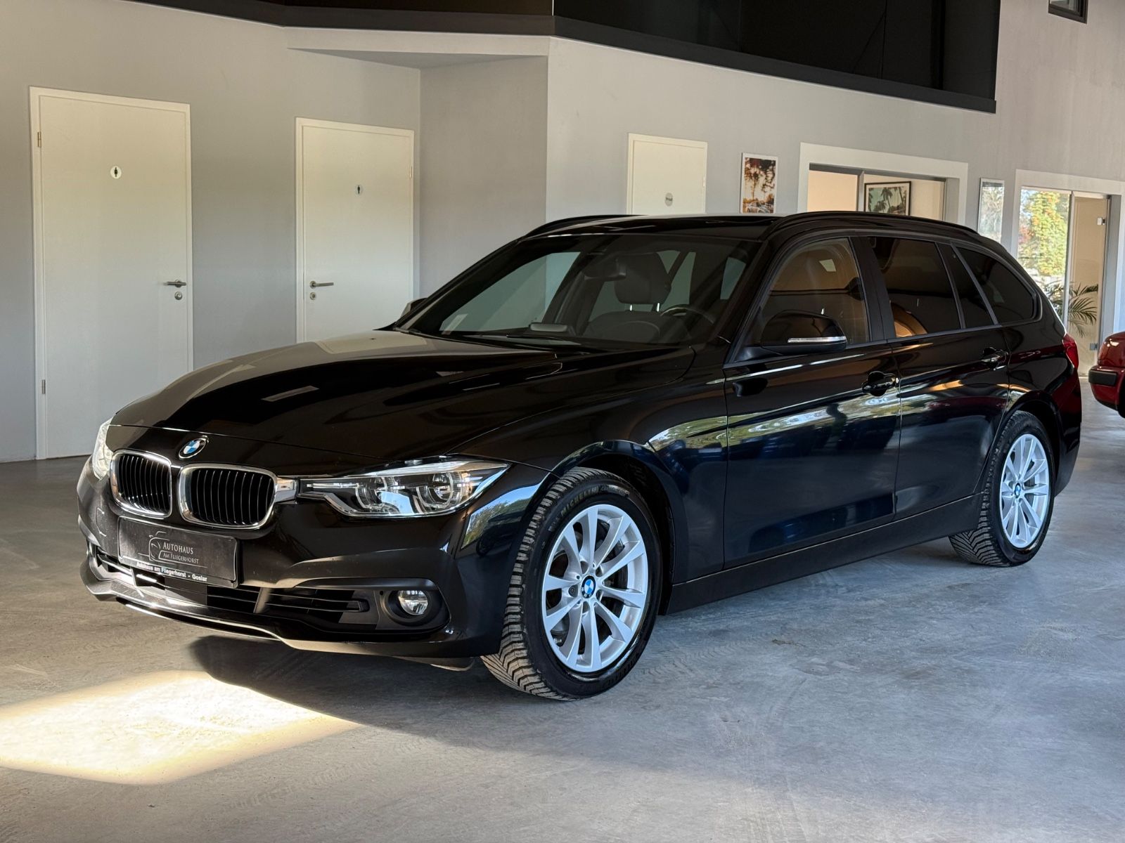 BMW 320 i Touring Advantage