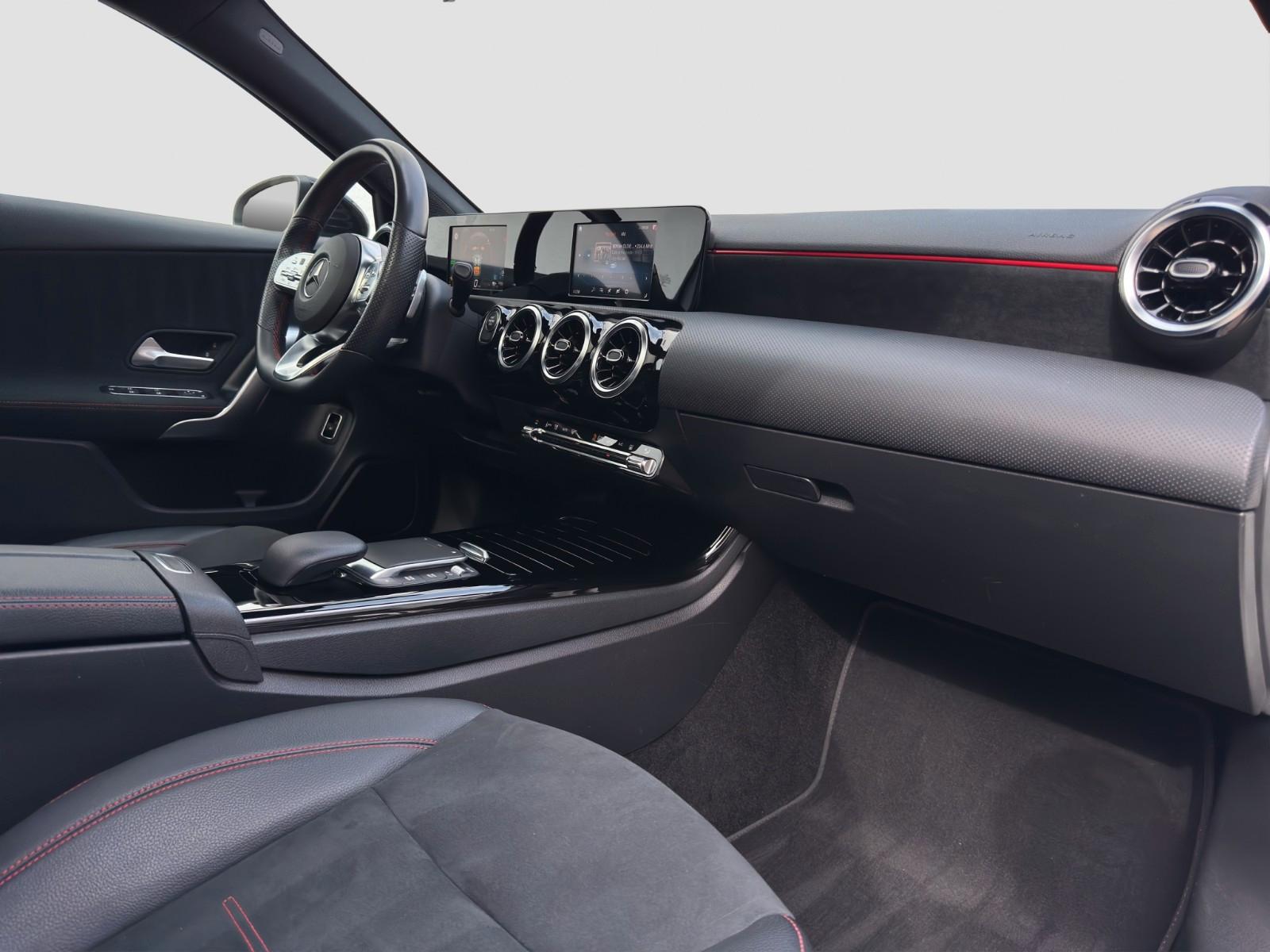 Mercedes-Benz A 250 e 8G-DCT AMG Line Night|LED|Panorama|Leder