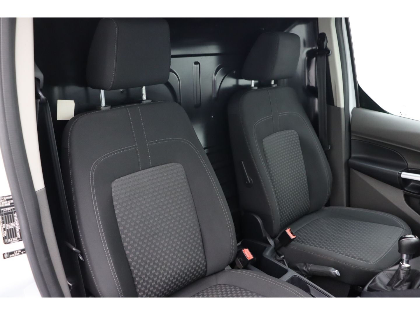 Fahrzeugabbildung Ford Transit Connect 1.5 TDCi Kasten Trend AHK PDC